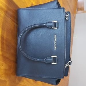 No longer need crossbody bag